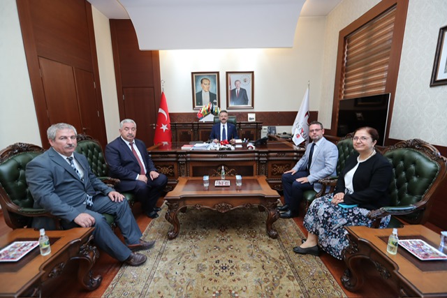 Türasaş Eskişehir Bölge Müdürlüğünün Yöneticileri Valimiz Sayın Hüseyin Aksoy'u ziyaret etti